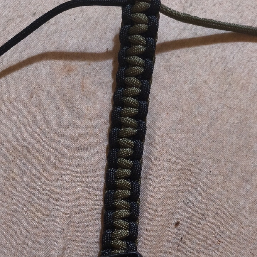 Men's Black and Green Paracord Bracelet